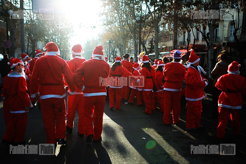 Santa run organized within the frameworks of Winterfest 2011