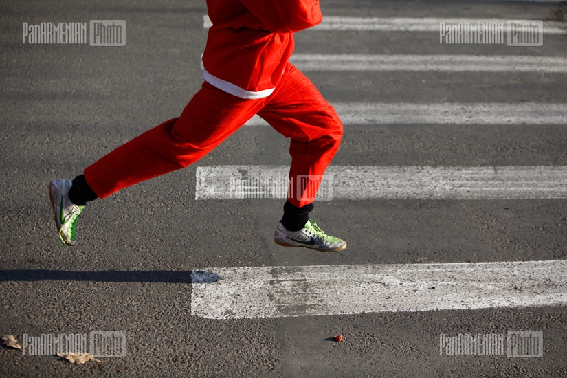 Santa run organized within the frameworks of Winterfest 2011