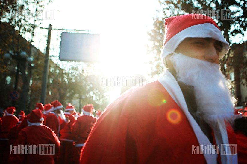 Santa run organized within the frameworks of Winterfest 2011