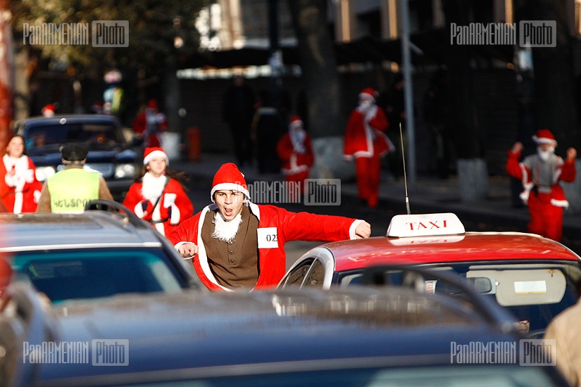 Santa run organized within the frameworks of Winterfest 2011