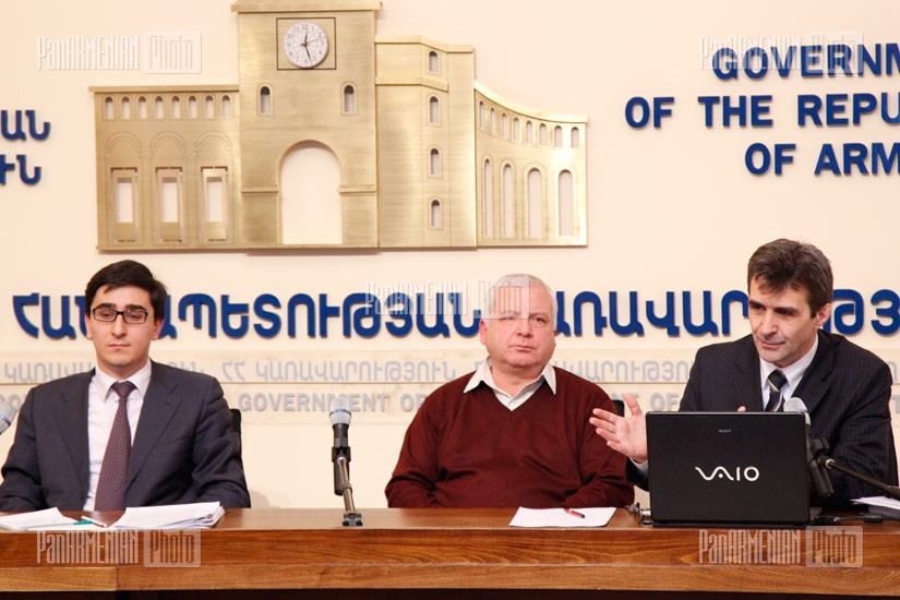 Press conference at Government concerning anti-corruption policies