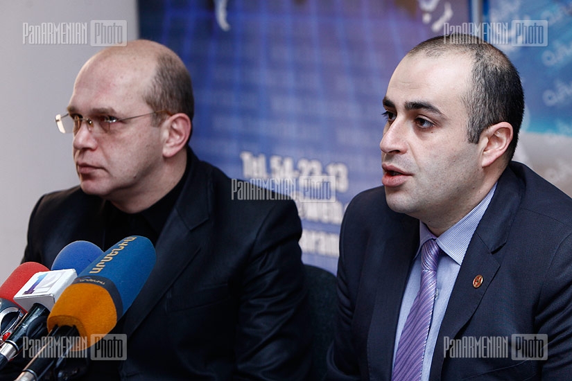 Пресс-конфренция замдиректора Армянского Национального Архива Эдгара Ованнисяна и директора военного музея Мать Армения Авага Арутюняна