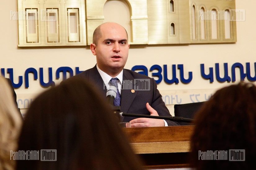 Пресс-конференция министра образования и науки Армении Армена Ашотяна