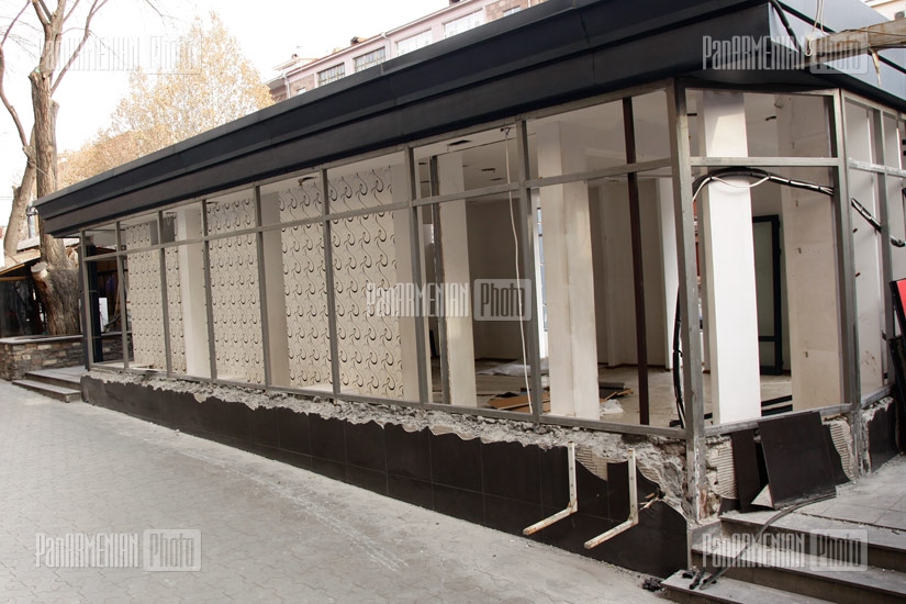 Dismantlement of Abovyan street stores