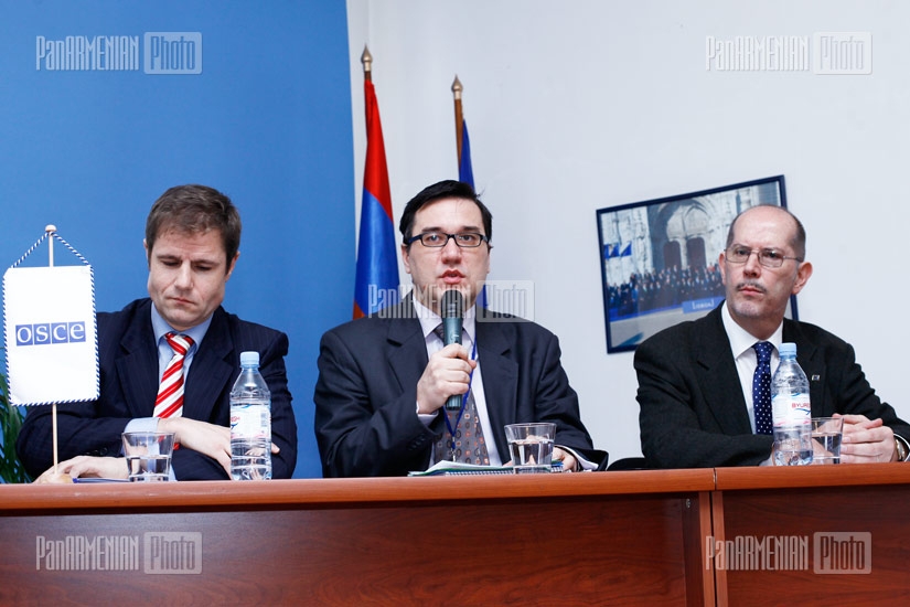 Head of the EU Delegation in Armenia Traian Hristea and Acting Head of the OSCE Office in Yerevan Carel Hofstra present a mutual program