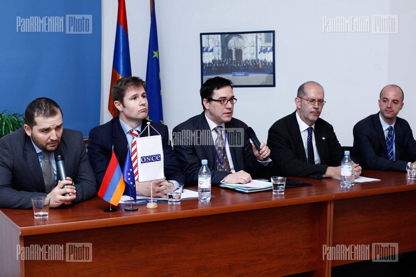 Head of the EU Delegation in Armenia Traian Hristea and Acting Head of the OSCE Office in Yerevan Carel Hofstra present a mutual program