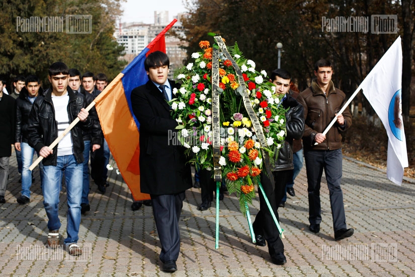 В Ереване состоялось шествие, посвященное памяти Гранта Динка и жертв армянских погромов в Баку