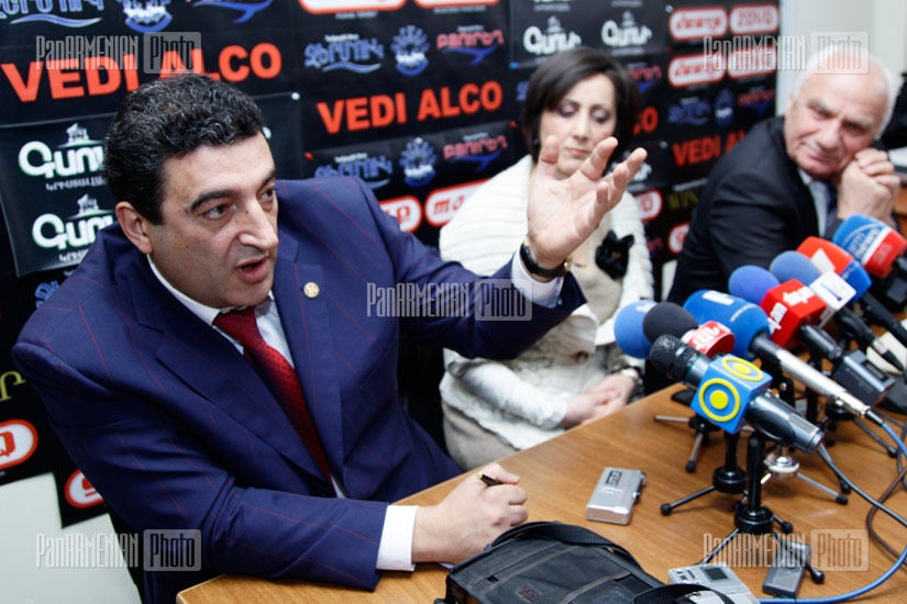 Press conference of Republican MP Vardan Ayvazyan and ANC member Felix Khachatryan
