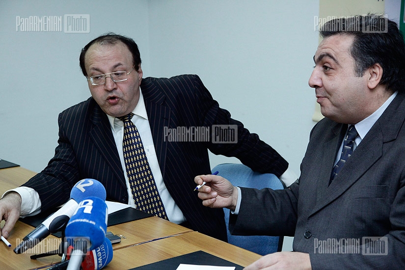 Press conference of President of the Political Analysts' Union Hmayak Hovhannisyan and Chairman of 