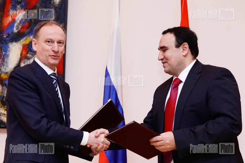 RA NSC Secretary Arthur Baghdasaryan and his Russian counterpart Nikolay Patrushev sign memorandums