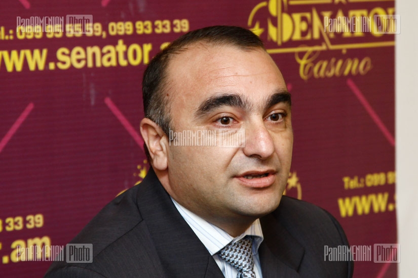 Տեր Նիկողոս քահանա Հովհաննիսյանի, “Հայ խոհարարական ավանդույթների զարգացման ու պահպանման” ՀԿ նախագահ Սեդրակ Մամուլյանի և նույն ՀԿ քարտուղար Վահե Անթանեսյանի ասուլիսը