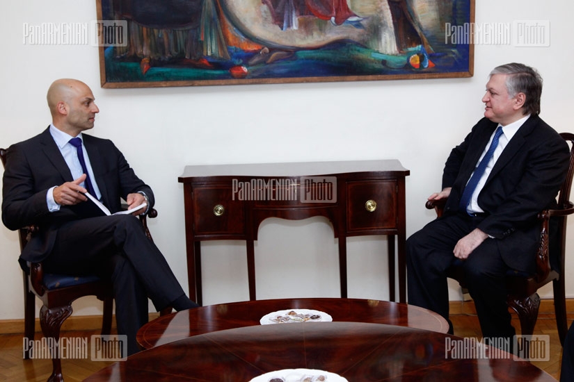 Глава МИД Армении Эдвард Налбандян встретился со спецпредставителем генсека НАТО на Южной Кавказе Джеймсом Аппатураем