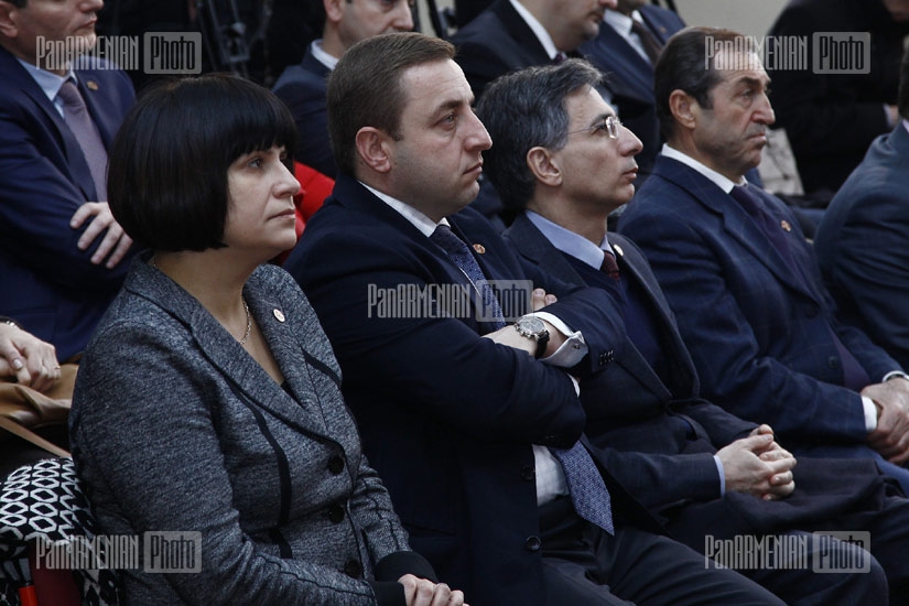 RA PM Tigran Sargsyan meets with republicans in Ashtarak