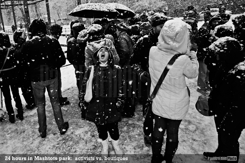 24 часа в парке Маштоца: активисты против киосков