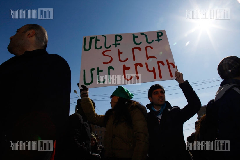 Activists struggling against constructions in Mashtots park gather in front of Yerevan Municipality  