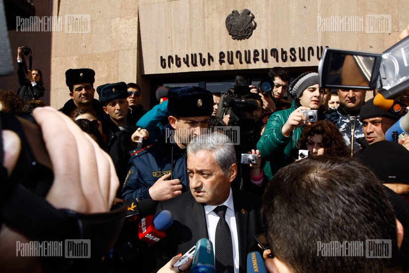 Activists struggling against constructions in Mashtots park gather in front of Yerevan Municipality  
