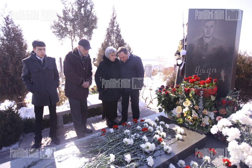 В Ереване почтили память лейтенанта ВС Армении Гургена Маргаряна, зверски убитого азербайджанцем Рамилем Сафаровым
