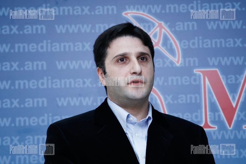 VivaCell-MTS and Mediamax award the winner of Love and Tech contest