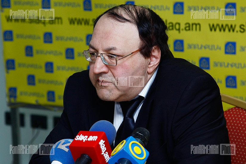 Press conference of the President of the Political Analysts Union Hmayak Hovhannisyan