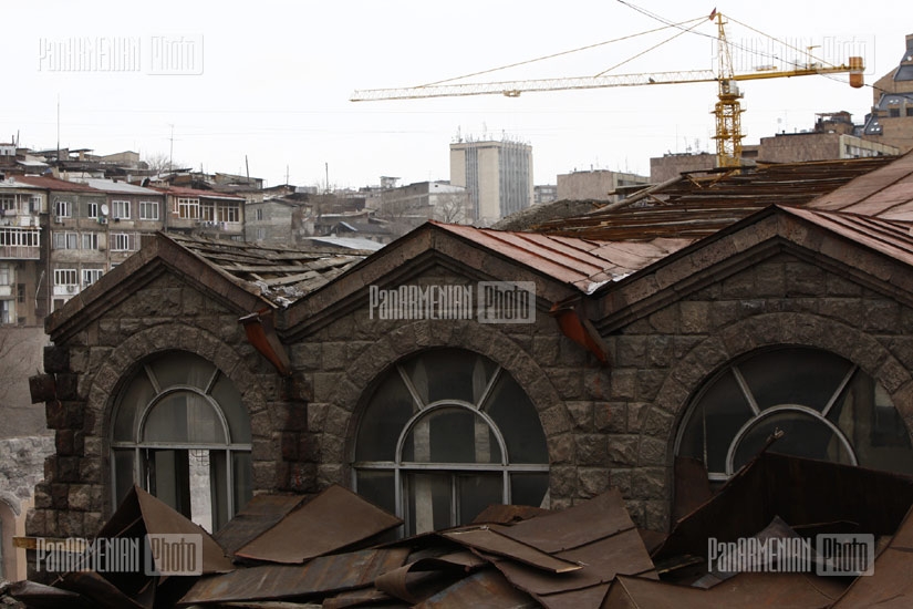 Крыша ереванского крытого рынка