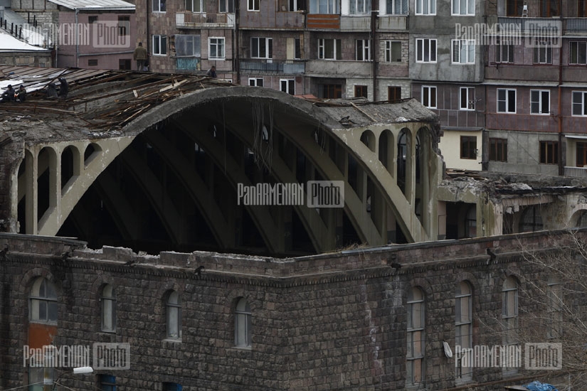 The roof of Yerevan's covered market (Pak Shuka)