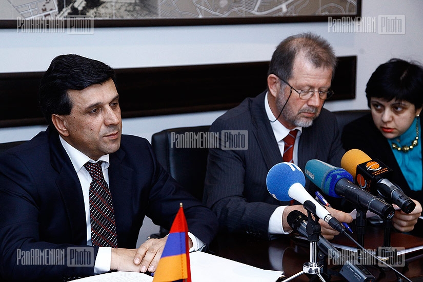 RA Minister of Emergency Situations Armen Yeritsyan and Director of Swiss Cooperation Office for the South Caucasus Rudolf Schoch signed a memorandum