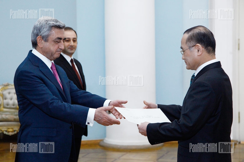 Newly appointed Ambassador of Korea to Armenia hands in his credentials to RA President Serzh Sargsyan