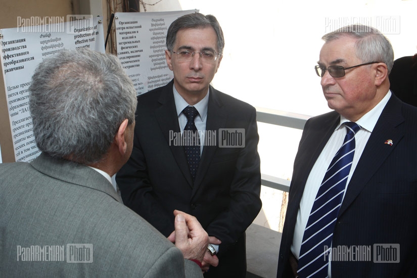 Meeting between RA Minister of Economy Tigran Davtyan and head of Rossotrudnichestvo Armenian representation Viktor Krivopuskov
