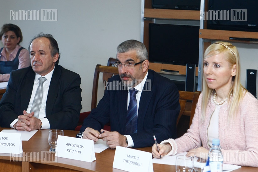 Համաձայնագրի ստորագրում Հայաստանի հանրային խորհրդի և Հունաստանի տնտեսական և սոցիալական խորհրդի միջև
