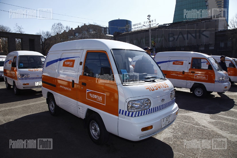 В Ереване презентовали новые китайские автобусы и приобритенные 