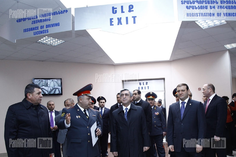 RA President Serzh Sargsyan visits Yerevan Road Police Registration Department