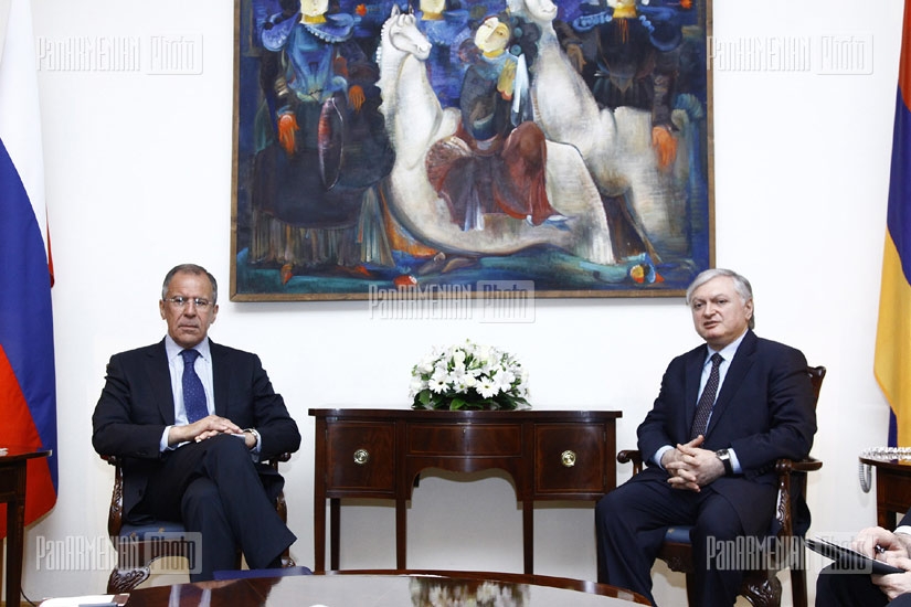 RA FM Edward Nalbandian receives his Russian counterpart Sergey Lavrov