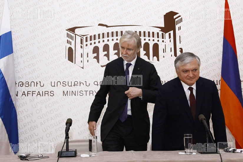 ՀՀ ԱԳ նախարար Էդվարդ Նալբանդյանի և Ֆինլանդիայի ԱԳ նախարար Էրկկի Տուոմիոյայի համատեղ ասուլիսը