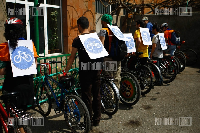 Opening of first bicycle parking lot takes place in Yerevan