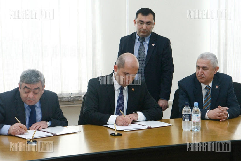 RA Ministry of Education and Science sign a memorandum with Pyunik charitable organization