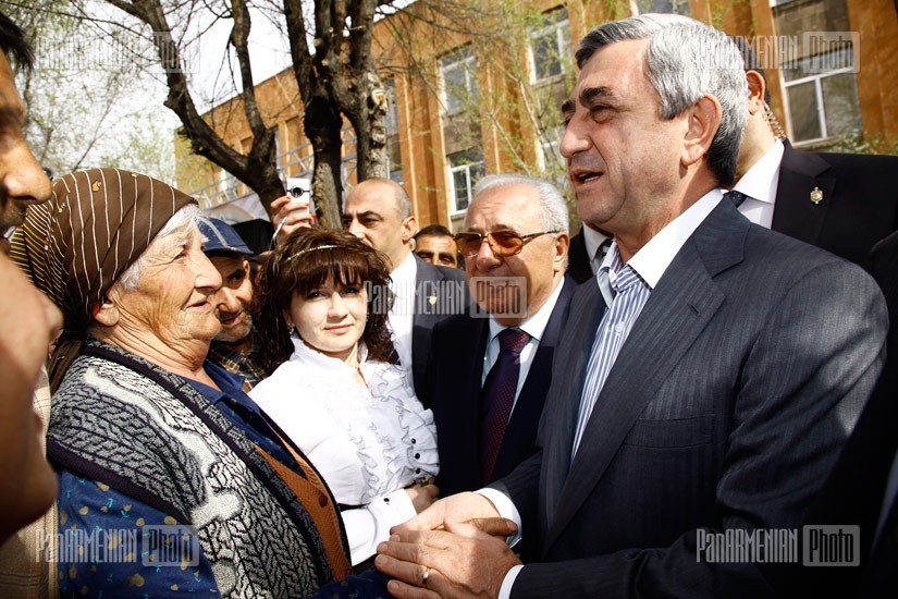 RPA President Serzh Sargsyan meets with residents of Ararat town