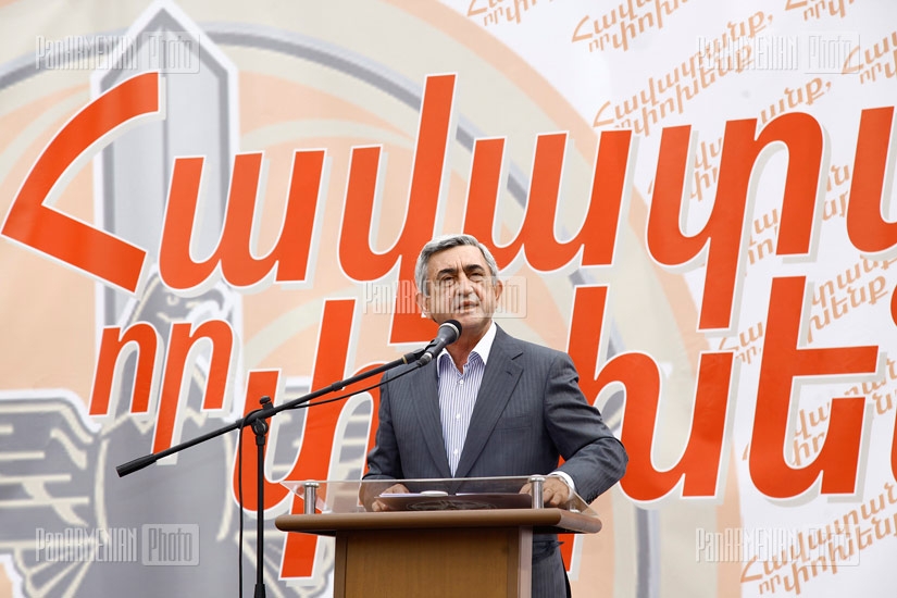 Президент Армении, лидер РПА Серж Саркисян встретился с жителями города Арарат