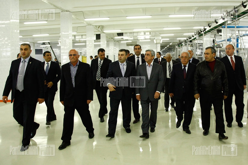 Президент Армении, лидер РПА Серж Саркисян посетил Араратский завод по производству минеральной воды