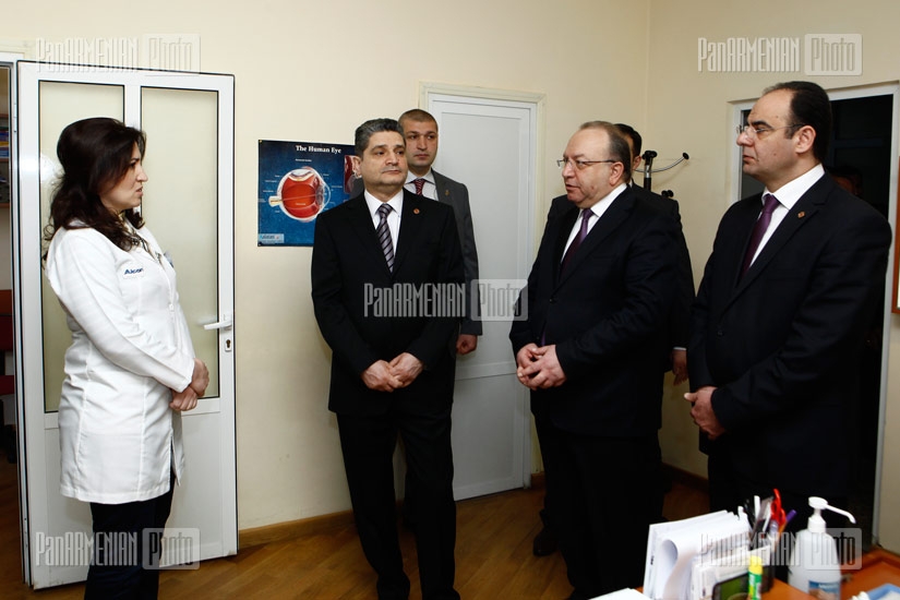 RA PM Tigran Sargsyan visits Malayan eye-care center