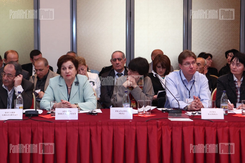 В Ереване стартовала международная конференция, посвященная развитию общества