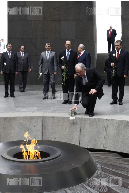 FM of Belarus Sergei Martynov visits Armenian Genocide Memorial