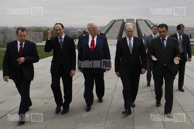 FM of Belarus Sergei Martynov visits Armenian Genocide Memorial