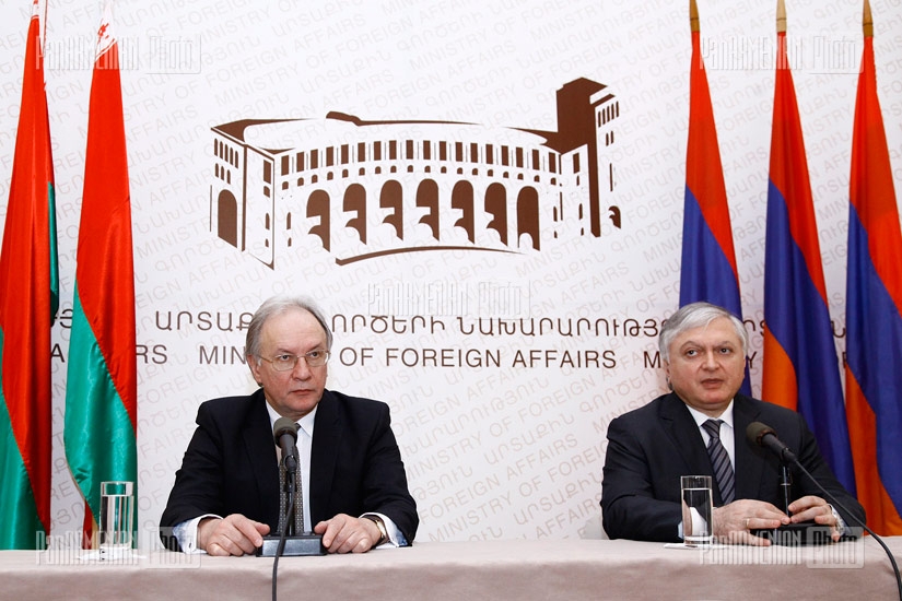 RA FM Edward Nalbandian and his Belarus counterpart Sergei Martynov hold a joint press conference