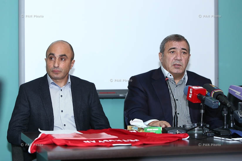 Глава Федерации футбола Армении Рубен Айрапетян представил главного тренера Национальной сборной Армении по футболу Артура Петросяна