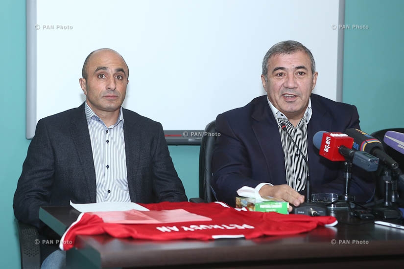 Глава Федерации футбола Армении Рубен Айрапетян представил главного тренера Национальной сборной Армении по футболу Артура Петросяна