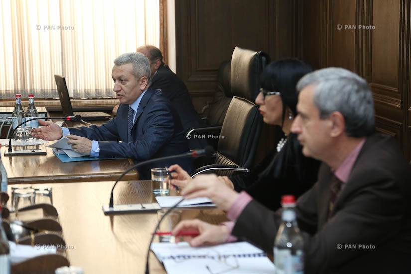Слушания по проекту государственного бюджета 2017 года в Национальном собрании Армении