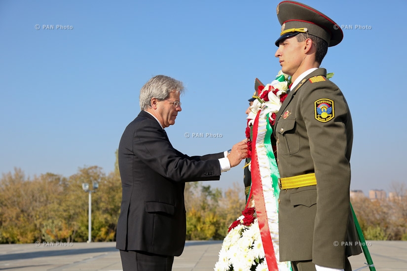 Министр иностранных дел и международного сотрудничества Италии Паоло Джентилони посетил мемориальный комплекс Цицернакаберд