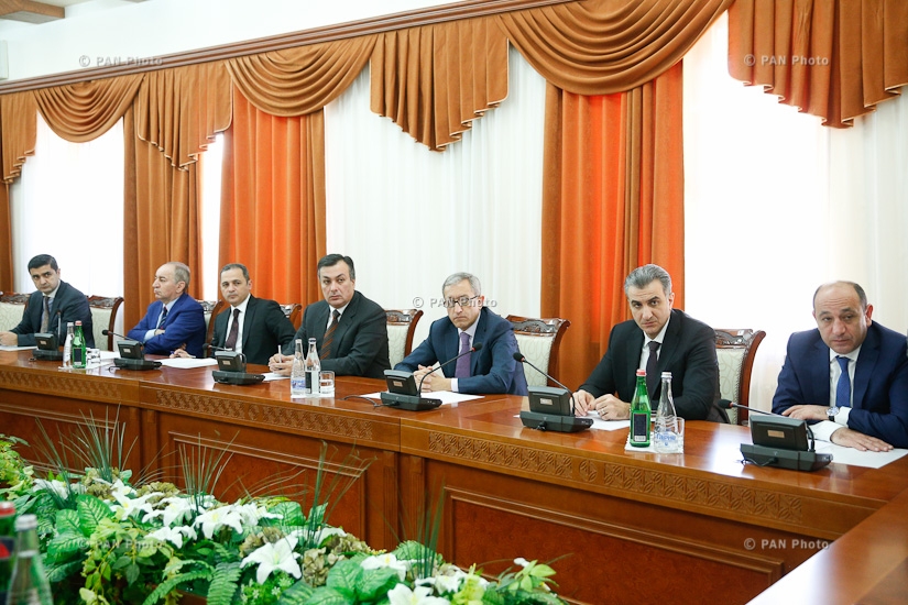 Joint consultation of the governments of Armenia and Artsakh, chaired by Prime Ministers of Armenia and NKR Karen Karapetyan and Araik Harutyunyan