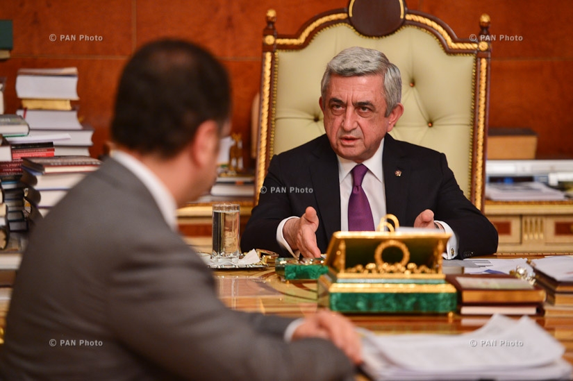 Armenian Minister of Defense Vigen Sargsyan presented a report to RA President Serzh Sargsyan
