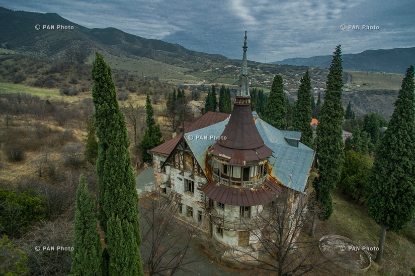 Замок армянского мецената Михаила Арамянца в городе Ахтала Лорийской области Армении